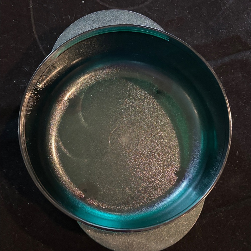 Tupperware dark Green Round Container - Picture 5 of 5